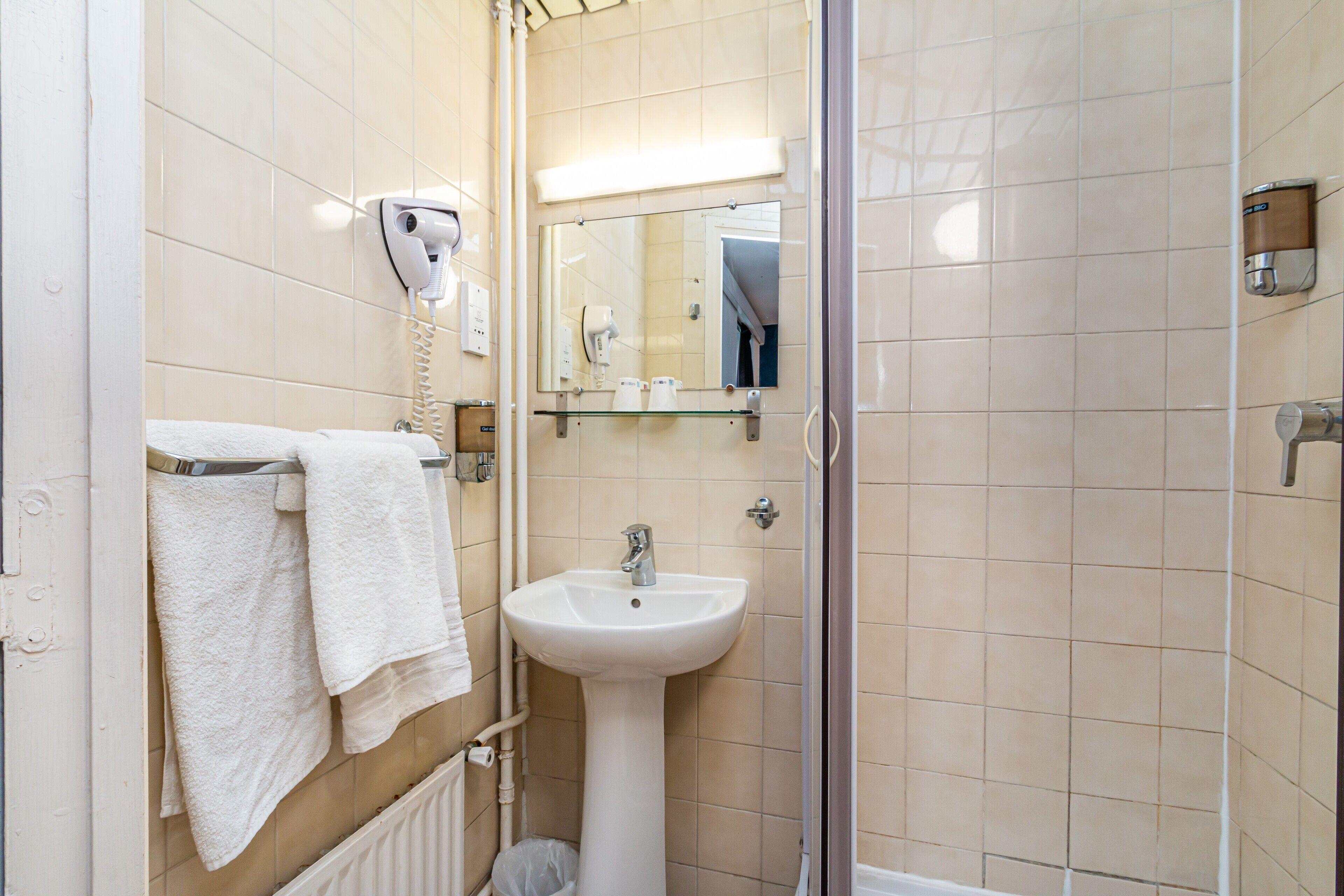 Hotel Denfert-Montparnasse 2*