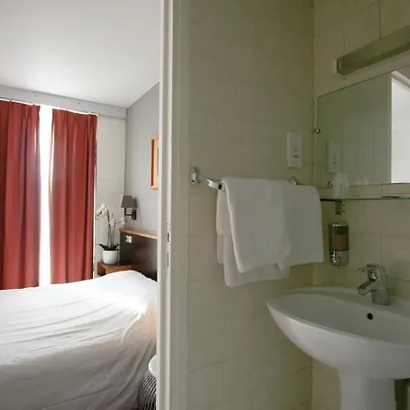 Denfert-Montparnasse Hotel