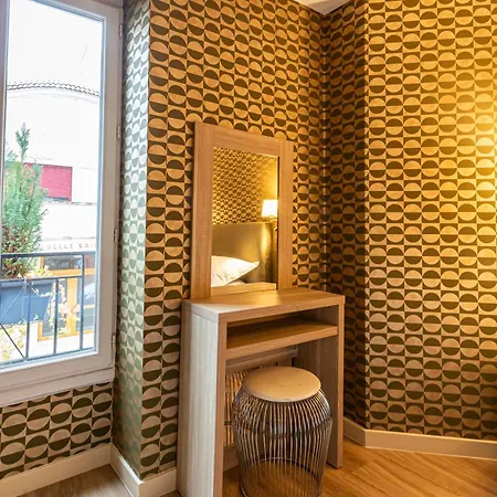 Denfert-Montparnasse Hotel 2*