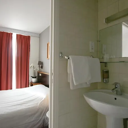 Denfert-Montparnasse Hotel
